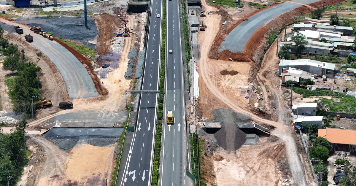 découvrez comment réaliser la construction de votre projet en béton vous-même tout en respectant votre budget. suivez nos conseils pratiques pour optimiser les coûts et assurer la qualité de votre auto-construction en béton.