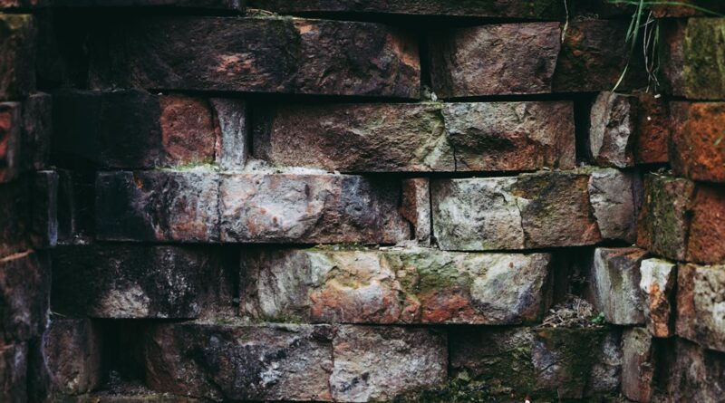 découvrez des solutions efficaces pour traiter les murs humides et protéger votre habitation contre l'humidité. nos conseils et produits spécialisés vous aideront à assainir vos espaces intérieurs et à améliorer votre confort.