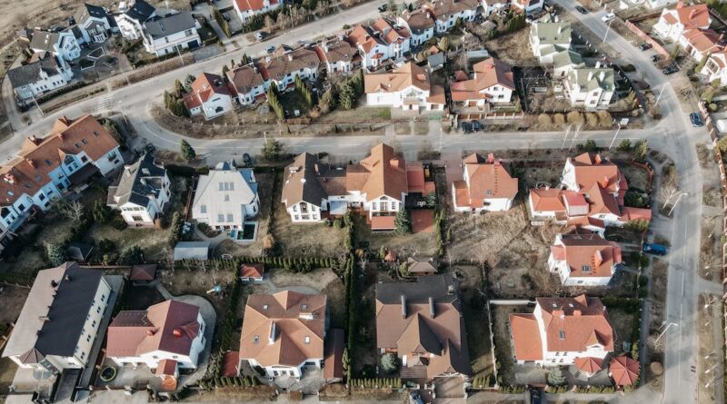 découvrez tout ce qu'il faut savoir sur la subdivision : principes, méthodes et enjeux. apprenez comment ce processus de séparation de terrains peut transformer votre projet immobilier. informez-vous sur les réglementations et les meilleures pratiques pour réussir votre subdivision.