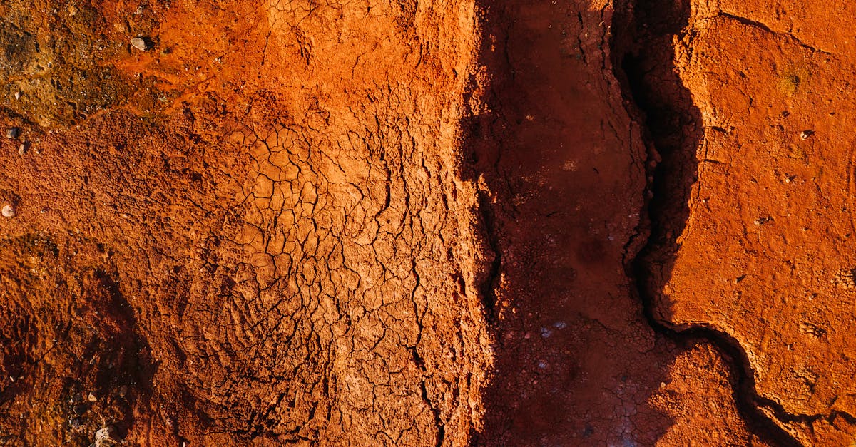 découvrez tout ce qu'il faut savoir sur les fondations en sol argileux : techniques, précautions, avantages et conseils pour bâtir une structure durable et solide sur un terrain argileux.