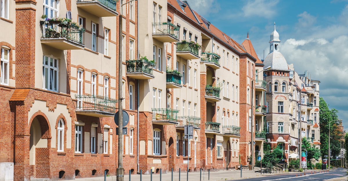 découvrez tout ce qu'il faut savoir sur la fiscalité immobilière : impôts, conseils pour optimiser votre investissement, et dernières réglementations en vigueur en france.