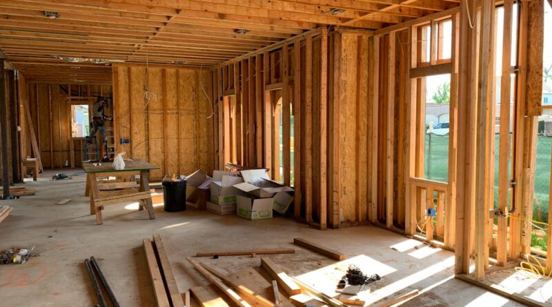 découvrez nos services de rénovation de toiture, offrant une expertise de qualité pour redonner vie à votre maison. que ce soit pour des réparations, un remplacement ou une amélioration de l'isolation, nos professionnels sont là pour transformer votre toiture en un véritable atout esthétique et fonctionnel.