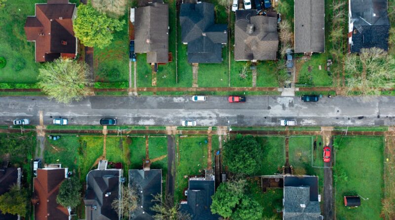 découvrez ce qu'est une subdivision, son utilité et ses différentes formes dans l'organisation territoriale, administrative ou urbaine. explication claire et exemples pour mieux comprendre ce terme.