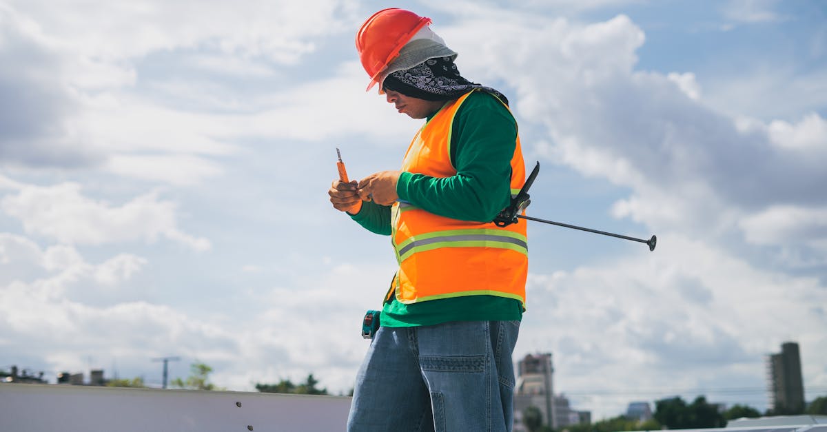 découvrez nos conseils essentiels pour l'entretien de votre toiture plate : prévention des fuites, nettoyage régulier et astuces pour prolonger la durée de vie de votre toit plat. prendre soin de votre toit n'a jamais été aussi simple !