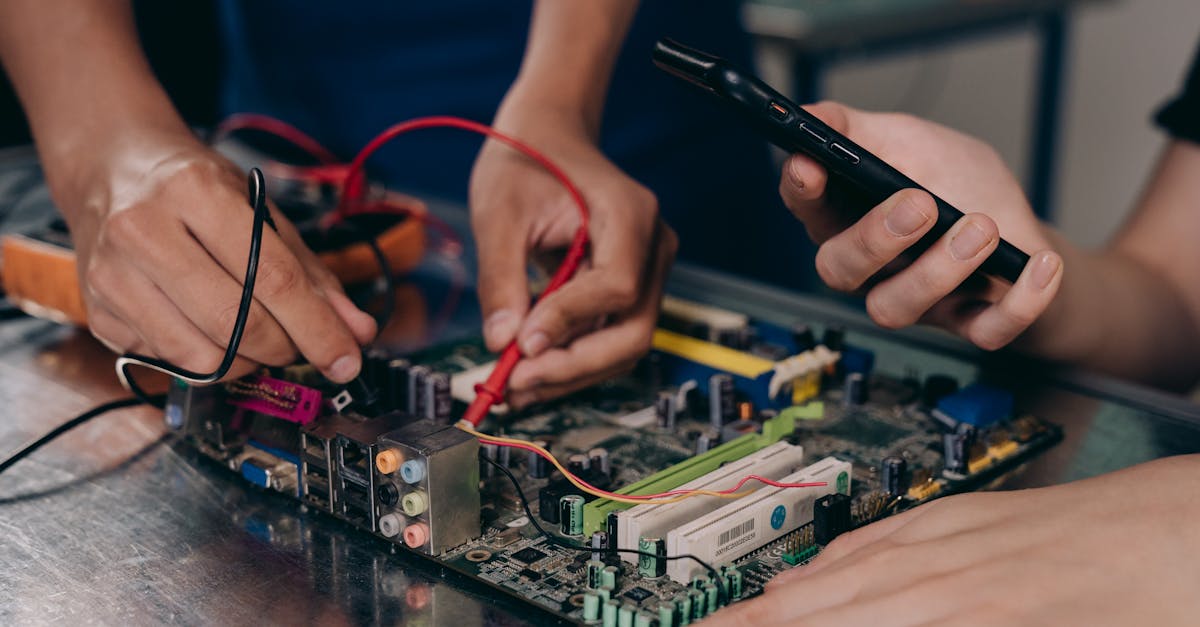 découvrez tout ce qu'il faut savoir sur les normes électriques : réglementations, conseils pour la sécurité, conformité des installations et mises à jour essentielles pour les professionnels et particuliers.