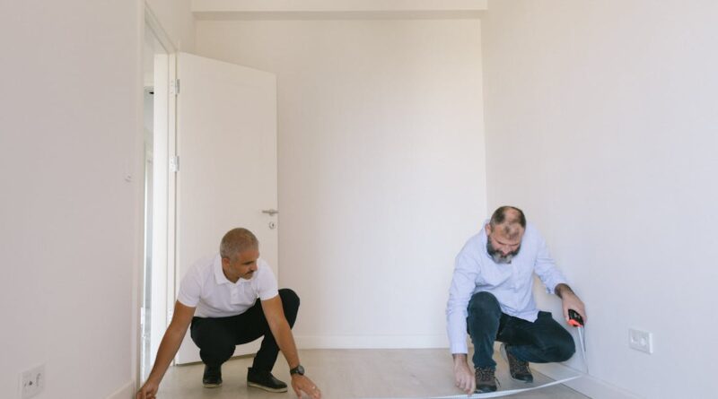 découvrez nos conseils pratiques pour l’entretien de toit plat : prévention des fuites, inspection régulière et astuces pour prolonger la durée de vie de votre toiture plate.