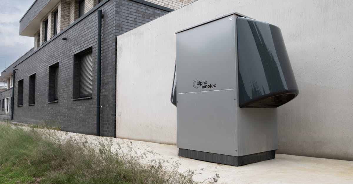 découvrez le fonctionnement, les avantages et l'installation d'une pompe à chaleur pour rendre votre maison plus économe en énergie et réduire vos factures de chauffage.