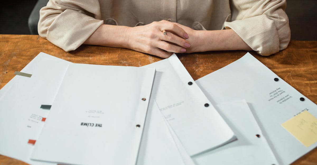 découvrez tout ce qu'il faut savoir sur les contrats de sous-traitance : définition, avantages, enjeux juridiques et conseils pour bien gérer vos partenariats professionnels.